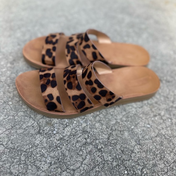 Leopard Slides - Picture 2 of 2